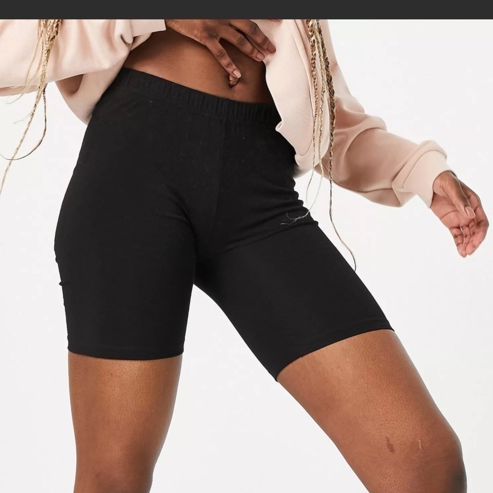 VERO Moda Tall legging shorts in black